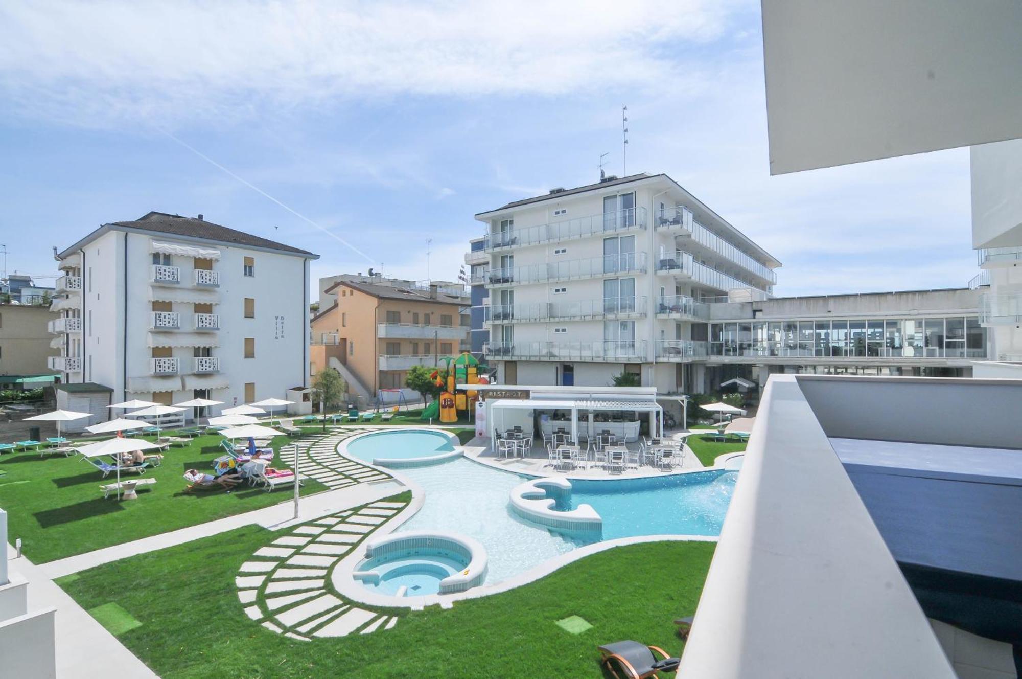 Marina Junior Suite 4 Stelle S Каорле Экстерьер фото