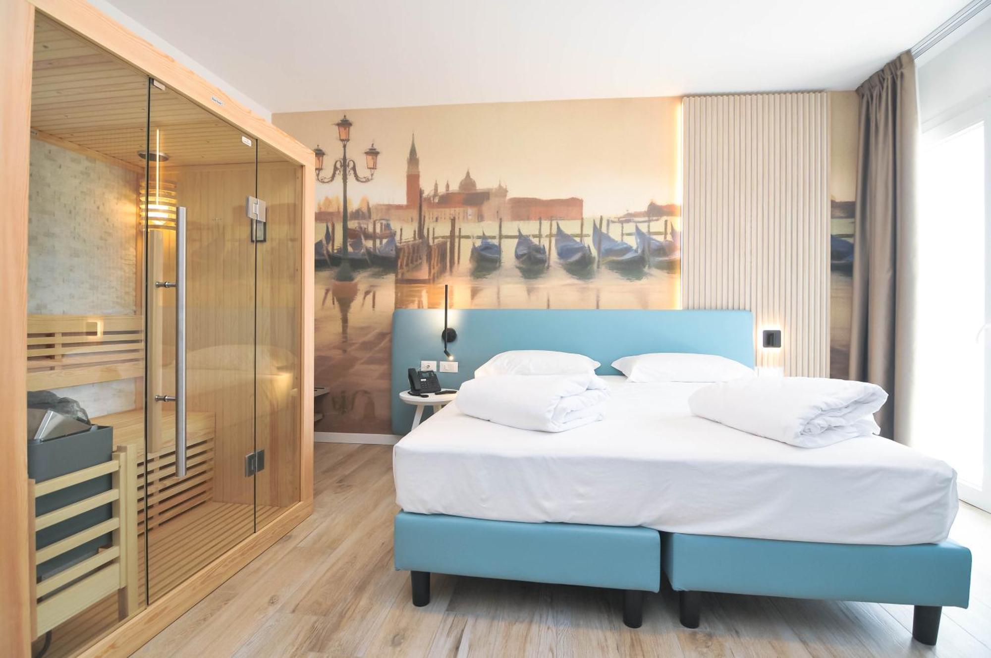 Marina Junior Suite 4 Stelle S Каорле Экстерьер фото