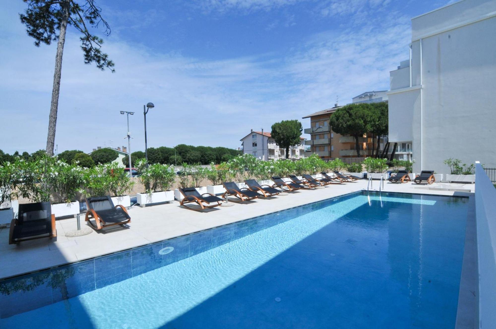 Marina Junior Suite 4 Stelle S Каорле Экстерьер фото